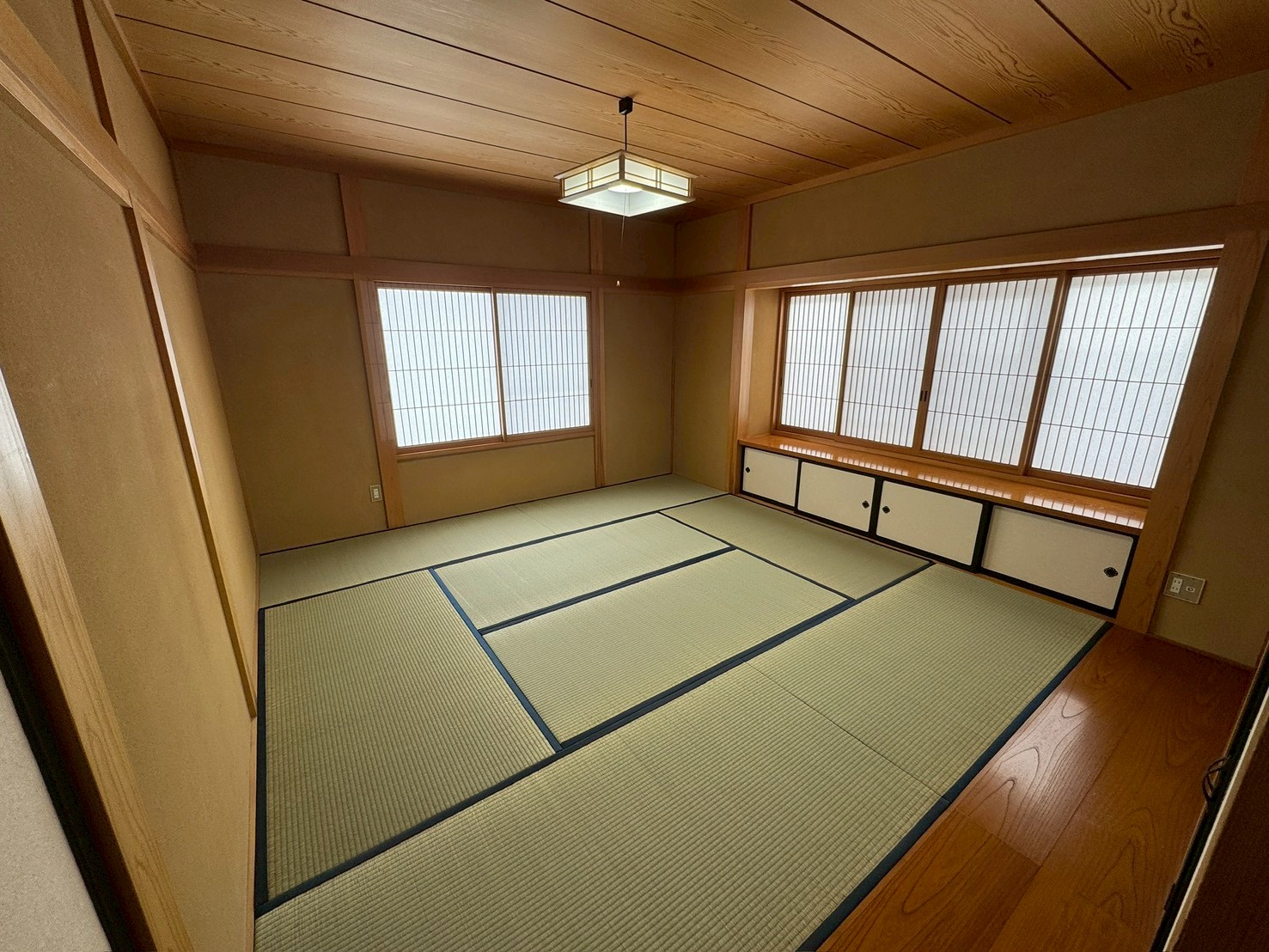 【中古】西村山郡河北町 谷地所岡２丁目 2階建 ８ＳＤＫ