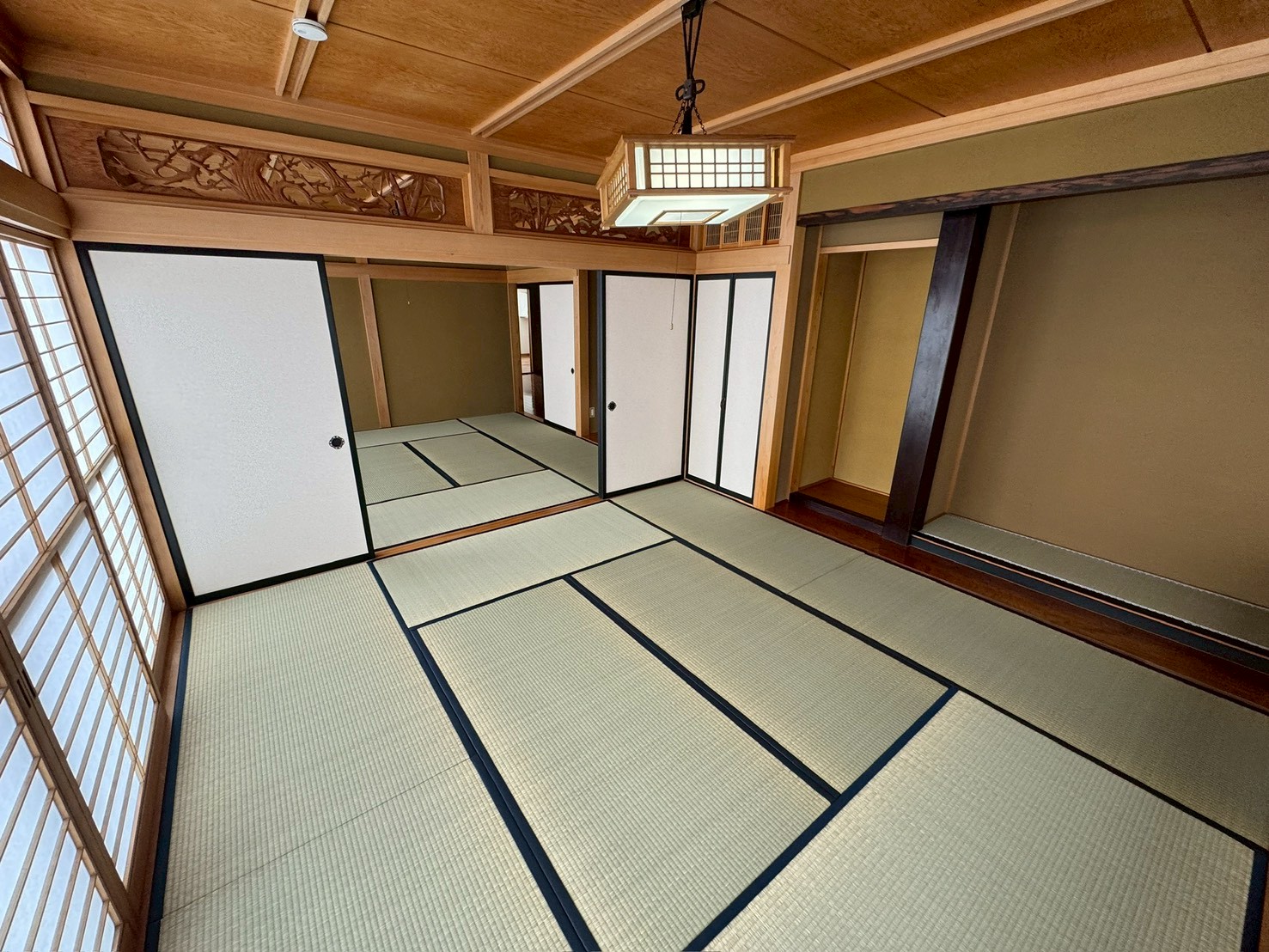 【中古】西村山郡河北町 谷地所岡２丁目 2階建 ８ＳＤＫ